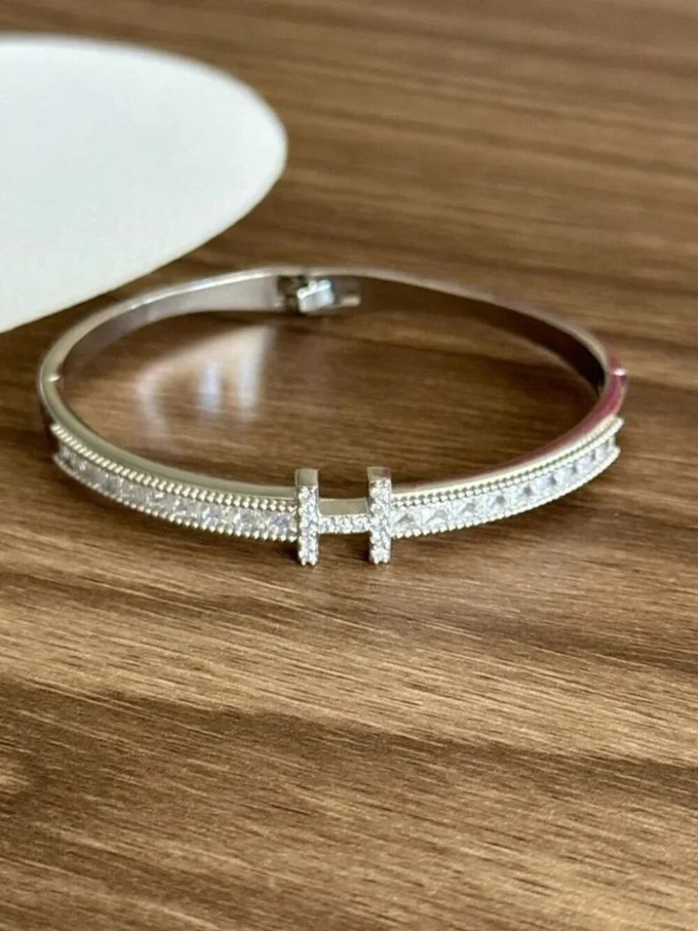 Elegant Silver Bracelet Q257